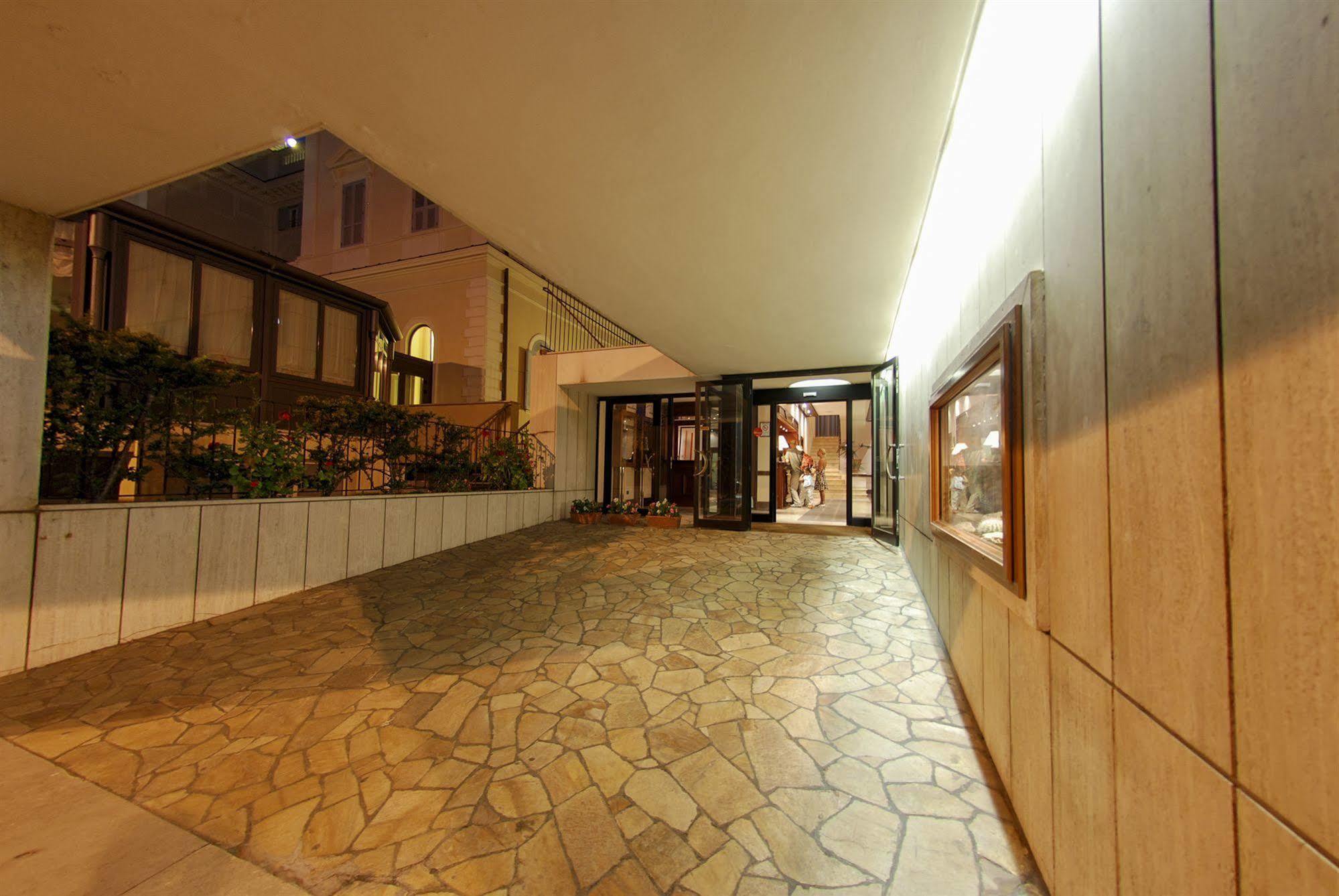 Hotel Mediterraneo Civitavecchia Exterior photo
