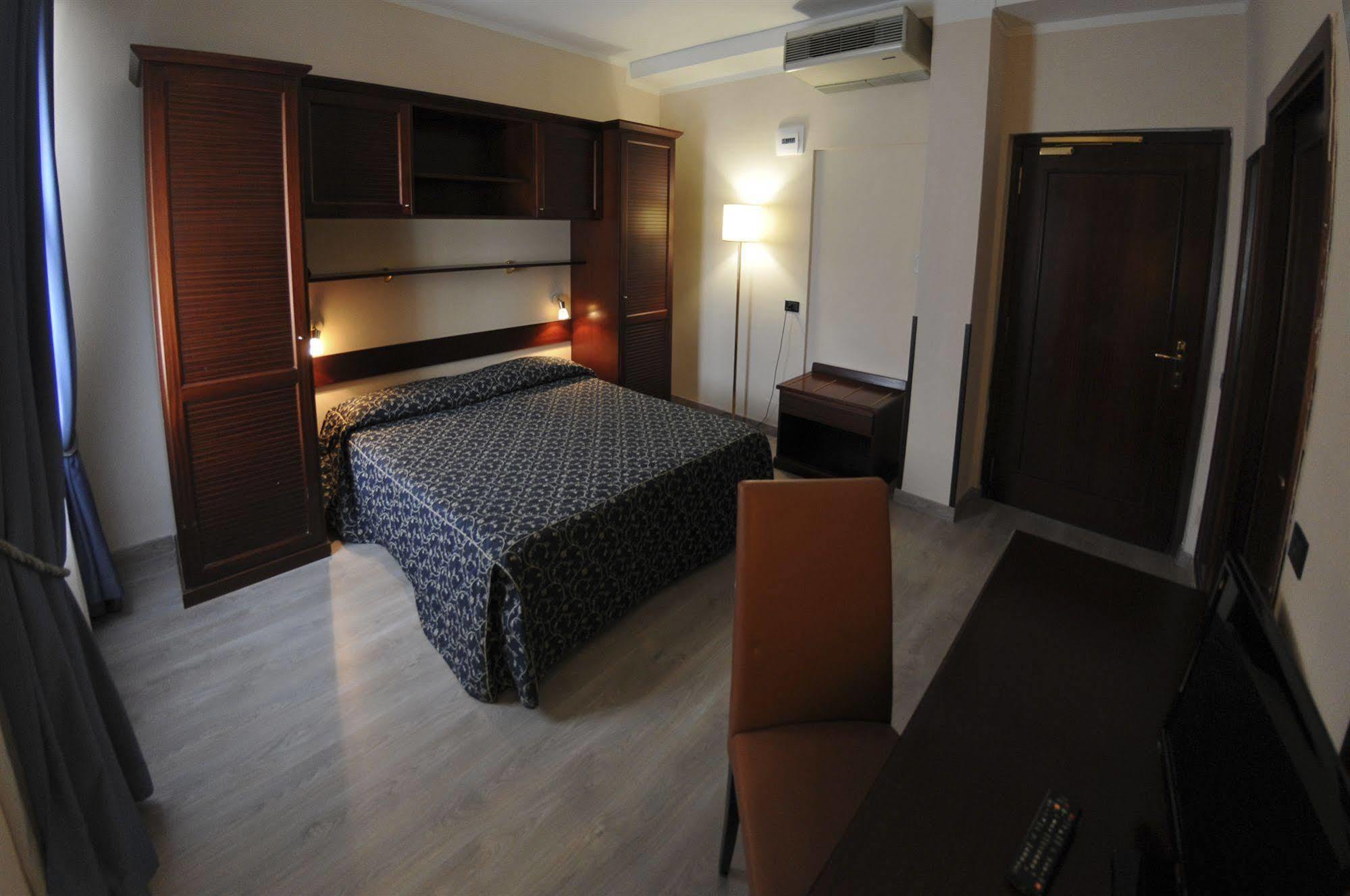 Hotel Mediterraneo Civitavecchia Exterior photo